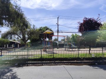 Vende Casa plena Av.Ejercito entre San Jose y Los Comendadores Futuro Metro San Geronimo
