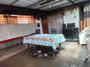 Vende Casa plena Av.Ejercito entre San Jose y Los Comendadores Futuro Metro San Geronimo