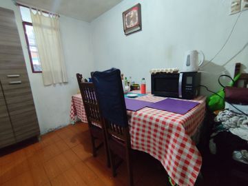 Vende Casa plena Av.Ejercito entre San Jose y Los Comendadores Futuro Metro San Geronimo