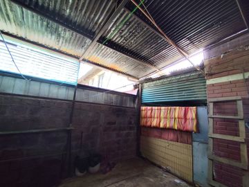 Vende Casa plena Av.Ejercito entre San Jose y Los Comendadores Futuro Metro San Geronimo