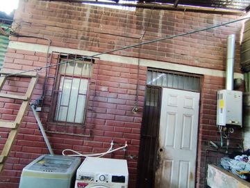 Vende Casa plena Av.Ejercito entre San Jose y Los Comendadores Futuro Metro San Geronimo