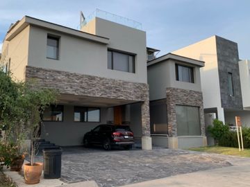 Casa de 4 recamaras en el Molino no en Lomas
