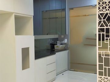 1 unit Kantor Siap huni Pakuwon Tower lantai 22 Tunjungan Plaza 6