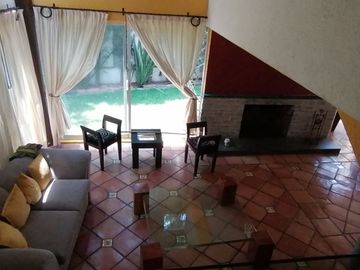 SE VENDE BONITA CASA