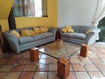 SE VENDE BONITA CASA