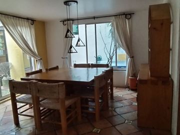 SE VENDE BONITA CASA