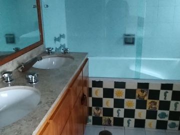 SE VENDE BONITA CASA