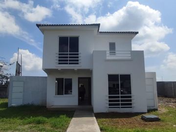Venta casa Urbanizacion Porton del Rio Daule Guayaquil