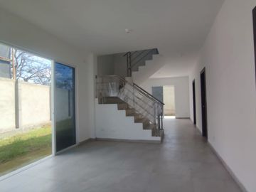 Venta casa Urbanizacion Porton del Rio Daule Guayaquil