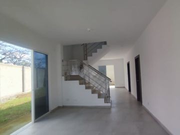 Venta casa Urbanizacion Porton del Rio Daule Guayaquil