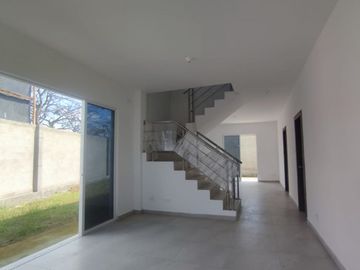 Venta casa Urbanizacion Porton del Rio Daule Guayaquil