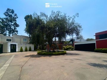CASA EN RINCONADA BAJA LA MOLINA