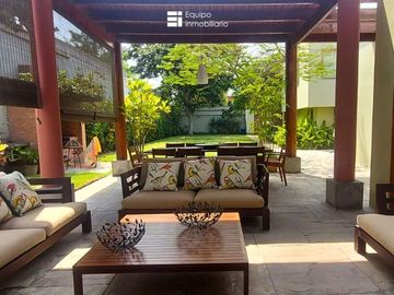 CASA EN RINCONADA BAJA LA MOLINA