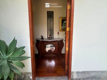 CASA EN RINCONADA BAJA LA MOLINA