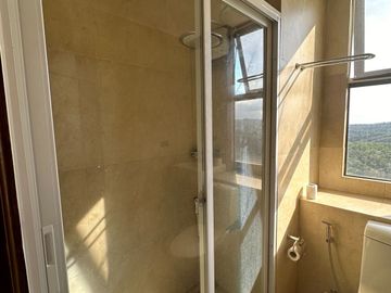 Splendido Tagaytay Hotel Studio Unit For Sale in Tagaytay Laurel Batangas City