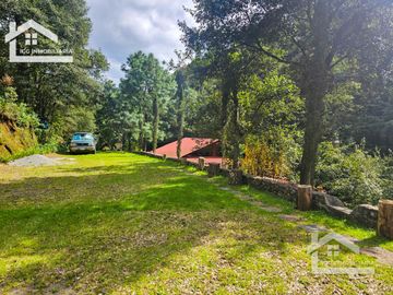 VENTA DE CABAÑA CON HERMOSOS JARDINES MINERAL DEL CHICO, CARBONERAS