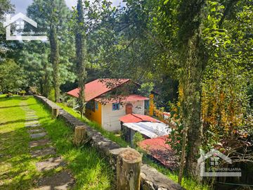 VENTA DE CABAÑA CON HERMOSOS JARDINES MINERAL DEL CHICO, CARBONERAS