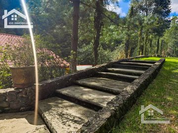 VENTA DE CABAÑA CON HERMOSOS JARDINES MINERAL DEL CHICO, CARBONERAS