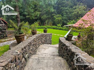 VENTA DE CABAÑA CON HERMOSOS JARDINES MINERAL DEL CHICO, CARBONERAS