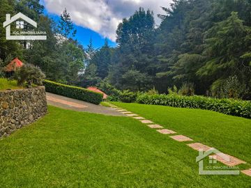 VENTA DE CABAÑA CON HERMOSOS JARDINES MINERAL DEL CHICO, CARBONERAS