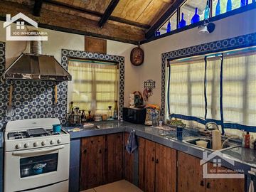 VENTA DE CABAÑA CON HERMOSOS JARDINES MINERAL DEL CHICO, CARBONERAS