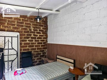 VENTA DE CABAÑA CON HERMOSOS JARDINES MINERAL DEL CHICO, CARBONERAS