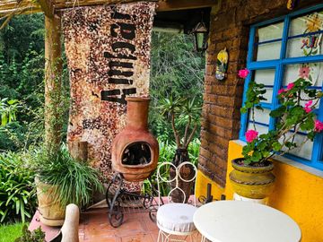 VENTA DE CABAÑA CON HERMOSOS JARDINES MINERAL DEL CHICO, CARBONERAS