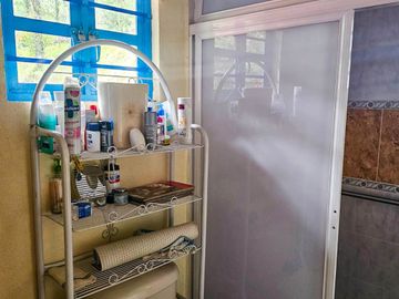 VENTA DE CABAÑA CON HERMOSOS JARDINES MINERAL DEL CHICO, CARBONERAS