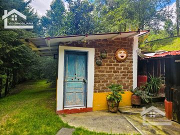 VENTA DE CABAÑA CON HERMOSOS JARDINES MINERAL DEL CHICO, CARBONERAS