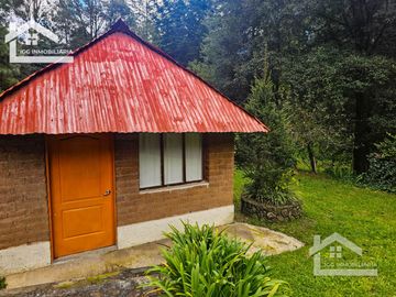 VENTA DE CABAÑA CON HERMOSOS JARDINES MINERAL DEL CHICO, CARBONERAS