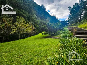 VENTA DE CABAÑA CON HERMOSOS JARDINES MINERAL DEL CHICO, CARBONERAS