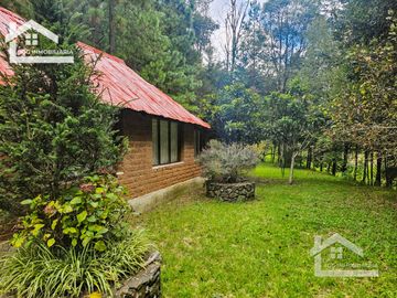 VENTA DE CABAÑA CON HERMOSOS JARDINES MINERAL DEL CHICO, CARBONERAS