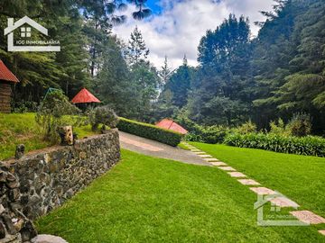 VENTA DE CABAÑA CON HERMOSOS JARDINES MINERAL DEL CHICO, CARBONERAS
