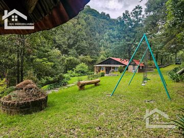 VENTA DE CABAÑA CON HERMOSOS JARDINES MINERAL DEL CHICO, CARBONERAS