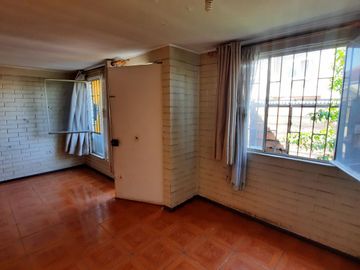 LINDA CASA SÓLIDA ORIGINAL EN CONDOMINIO