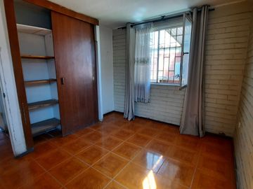 LINDA CASA SÓLIDA ORIGINAL EN CONDOMINIO