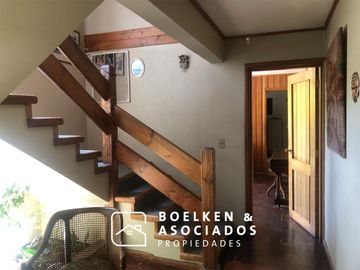 Casa Amplia con Estacionamiento Para 4 Vehículos y Piscina en Plena Av. Alemania, Temuco