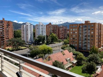 APARTAMENTO EN VENTA EN LA CALLEJA EDIFICIO CLUB HOUSE