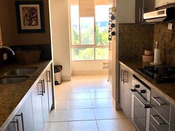 APARTAMENTO EN VENTA EN LA CALLEJA EDIFICIO CLUB HOUSE