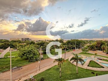 Departamento en Venta en Cancún en Barcelona Condos Amueblado en Av. Nader
