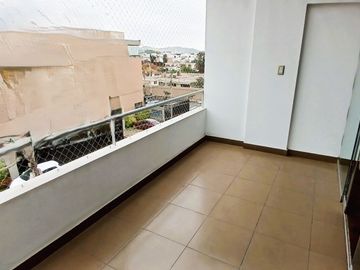 Amplio y Funcional Dúplex :: Derby Monterrico (Surco)