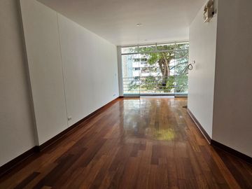 DEPARTAMENTO EN MIRAFLORES A UNA CUADRA DEL MALECON