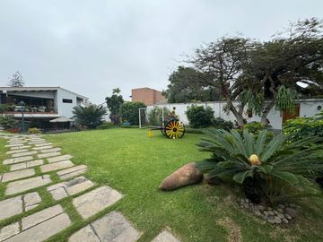 VENTA CASA CAMACHO (espalda colegio Roosevelt)