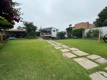VENTA CASA CAMACHO (espalda colegio Roosevelt)
