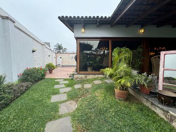VENTA CASA CAMACHO (espalda colegio Roosevelt)