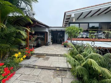 VENTA CASA CAMACHO (espalda colegio Roosevelt)