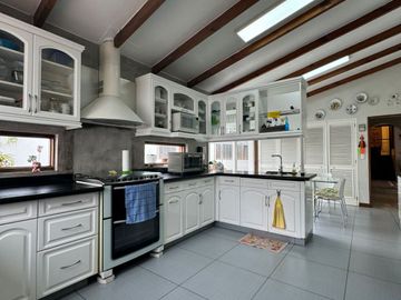 VENTA CASA CAMACHO (espalda colegio Roosevelt)