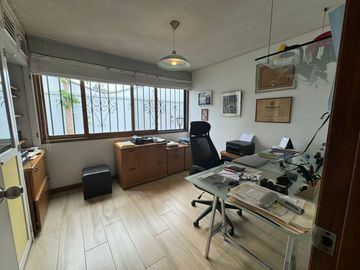 VENTA CASA CAMACHO (espalda colegio Roosevelt)