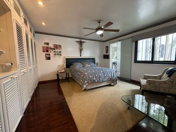 VENTA CASA CAMACHO (espalda colegio Roosevelt)