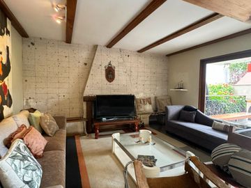 VENTA CASA CAMACHO (espalda colegio Roosevelt)